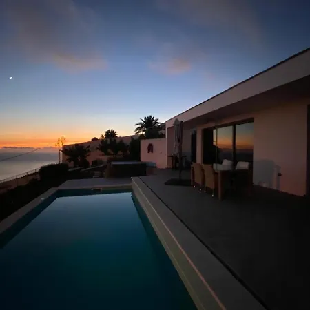 Sundowner Villa Prazeres
